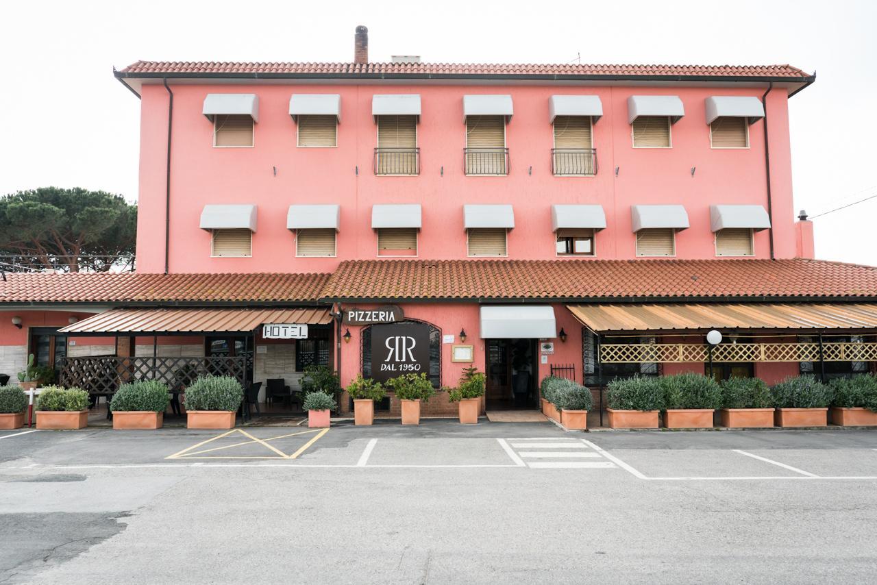 Hotel Da Renato Albinia Exteriör bild